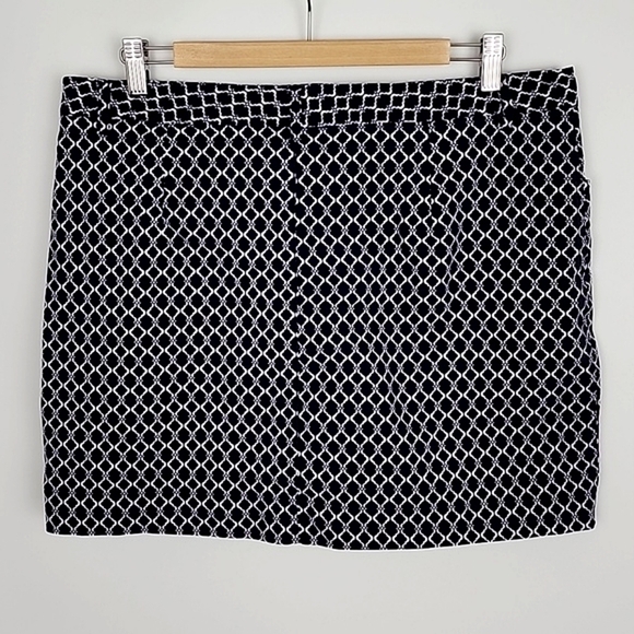 Mario  Serrani Comfort Stretch Skort Navy Blue White Morrocan Pattern Size Large - Picture 2 of 16